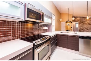 4910 NW 102nd Ave, Doral, FL 33178, Sold 10/28/21