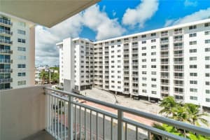 345 Ocean Dr, Miami Beach, FL 33139, Sold 03/02/22