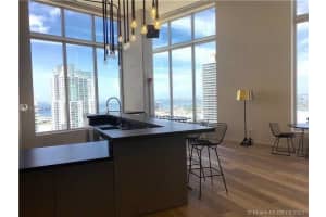 151 SE 1st St, Miami, FL 33131, Sold 12/27/21