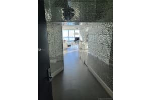 888 Biscayne Blvd, Miami, FL 33132, Sold 12/06/21