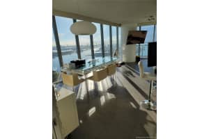 888 Biscayne Blvd, Miami, FL 33132, Sold 12/06/21