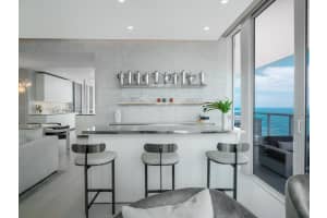 100 South Pointe Dr, Miami Beach, FL 33139, Sold 02/01/22