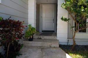 1912 NE 119th Rd, North Miami, FL 33181, Sold 03/16/22