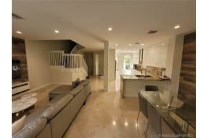 21021 NE 34th Pl, Aventura, FL 33180, Sold 11/10/21