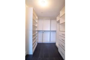 200 Biscayne Blvd Way, Miami, FL 33131, Sold 03/02/22