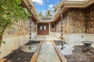 20010 NW 63rd Ave, Hialeah, FL 33015, Sold 11/23/21