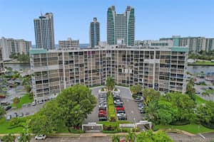 400 Leslie Dr, Hallandale Beach, FL 33009, Sold 11/29/21