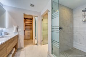 16385 Biscayne Blvd, North Miami Beach, FL 33160, Sold 11/07/22