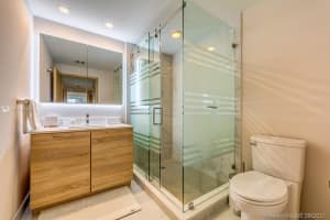 16385 Biscayne Blvd, North Miami Beach, FL 33160, Sold 11/07/22