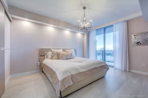 16385 Biscayne Blvd, North Miami Beach, FL 33160, Sold 11/07/22