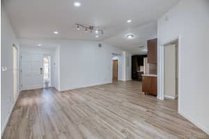 8636 NW 2nd St, Miami, FL 33126, Sold 10/28/21