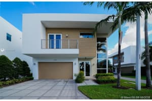 7435 NW 97th Ct, Doral, FL 33178, Sold 01/11/22