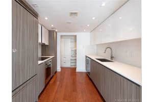 1800 N Bayshore Dr, Miami, FL 33132, Sold 11/05/21