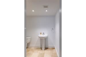 1800 N Bayshore Dr, Miami, FL 33132, Sold 11/05/21
