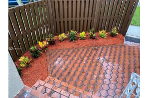 10221 Fontainebleau Blvd, Miami, FL 33172, Sold 10/29/21