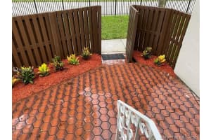 10221 Fontainebleau Blvd, Miami, FL 33172, Sold 10/29/21