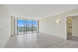 3731 N Country Club Dr, Aventura, FL 33180, Sold 11/12/21