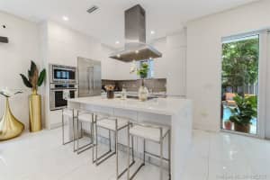 2618 Trapp Ave, Miami, FL 33133, Sold 12/08/21