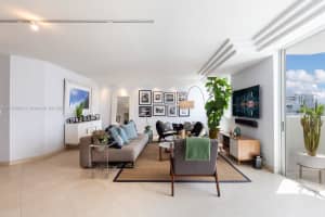 1621 Bay Rd, Miami Beach, FL 33139, Sold 12/07/21