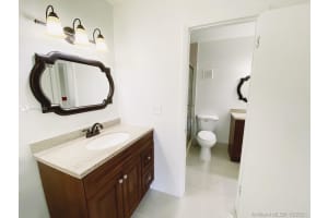 10800 NW 7th St #4b, Miami, FL 33172, Sold 04/28/22