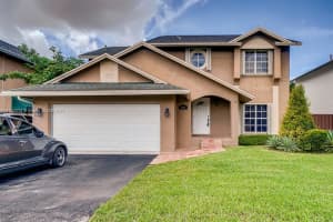 19160 NW 78th Ave, Hialeah, FL 33015, Sold 12/15/21