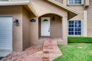 19160 NW 78th Ave, Hialeah, FL 33015, Sold 12/15/21