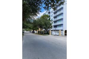 2475 NW 16th St Rd, Miami, FL 33125, Sold 03/29/22