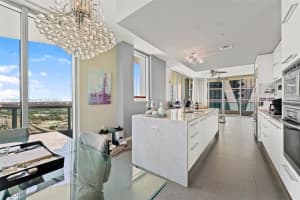 900 Biscayne Blvd, Miami, FL 33132, Sold 06/07/22