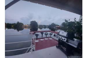 1113 SW 129th Ave, Miami, FL 33184, Sold 10/15/21