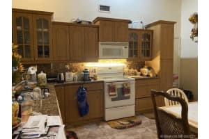 18791 NW 79th Way, Hialeah, FL 33015, Sold 11/24/21