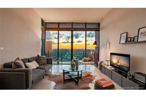 88 SW 7th St, Miami, FL 33130, Sold 12/17/21