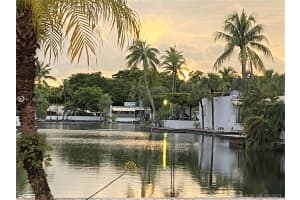 16508 Bridge End Rd, Miami Lakes, FL 33014, Sold 11/12/21
