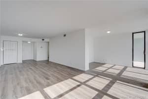 200 Leslie Dr, Hallandale Beach, FL 33009, Sold 11/05/21