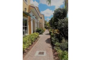 1730 NW 124th Pl, Pembroke Pines, FL 33028, Sold 12/08/21