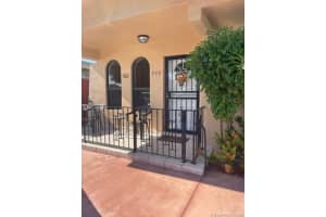 979 W 39th Pl, Hialeah, FL 33012, Sold 11/29/21