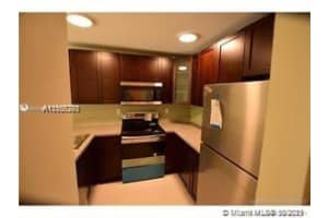 482 NW 165th St, Miami, FL 33169, Sold 04/12/22
