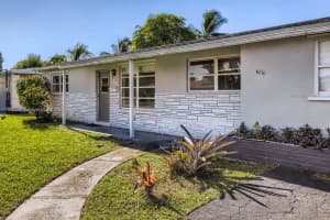 360 NW 39th St, Pompano Beach, FL 33064, Sold 11/09/21