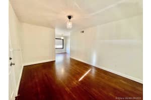 915 8th St, Miami Beach, FL 33139, Sold 12/10/21