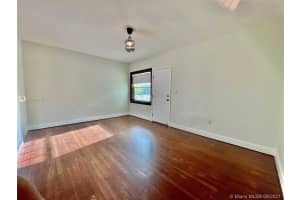 915 8th St, Miami Beach, FL 33139, Sold 12/10/21