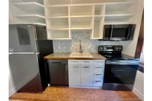 915 8th St, Miami Beach, FL 33139, Sold 12/10/21