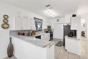 724 SW 120th Ave, Pembroke Pines, FL 33025, Sold 11/15/21
