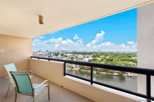 2555 Collins Ave, Miami, FL 33140, Sold 03/24/22