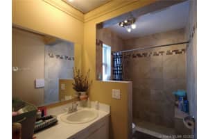 5310 NE 6th Ave C14, Oakland Park, FL 33334, Sold 12/17/21