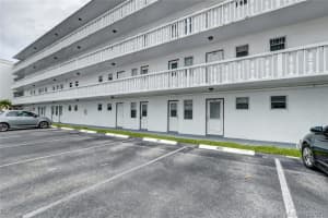 604 NE 2nd St, Dania Beach, FL 33004, Sold 01/11/22