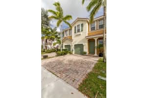 2104 NE 3rd Ct, Homestead, FL 33033, Sold 12/14/21