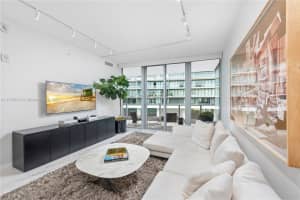 801 South Pointe Dr, Miami Beach, FL 33139, Sold 01/28/22