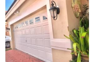 19831 NW 86th Ct, Hialeah, FL 33015, Sold 12/03/21