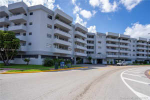 7300 Wayne Ave, Miami Beach, FL 33141, Sold 12/14/21