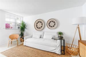 335 Collins Ave, Miami Beach, FL 33139, Sold 01/19/22
