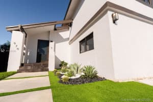 970 NW 106th Ave Cir, Miami, FL 33172, Sold 12/06/21